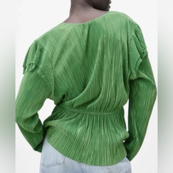 Zara Ruffle Sleeve Pleated Tie V-neck Blouse Emerald Green Size Medium NWT - Picture 3 of 13